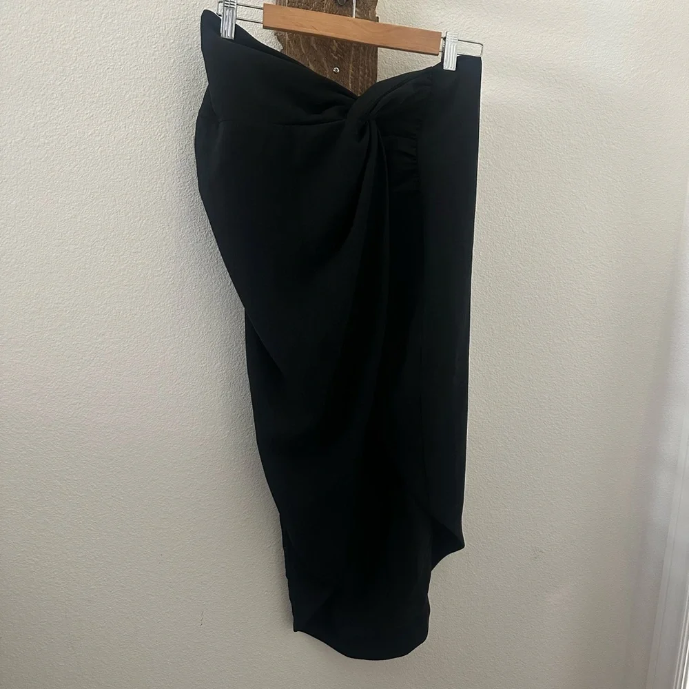 NBD black Skirt revolve size medium - Picture 2 of 4